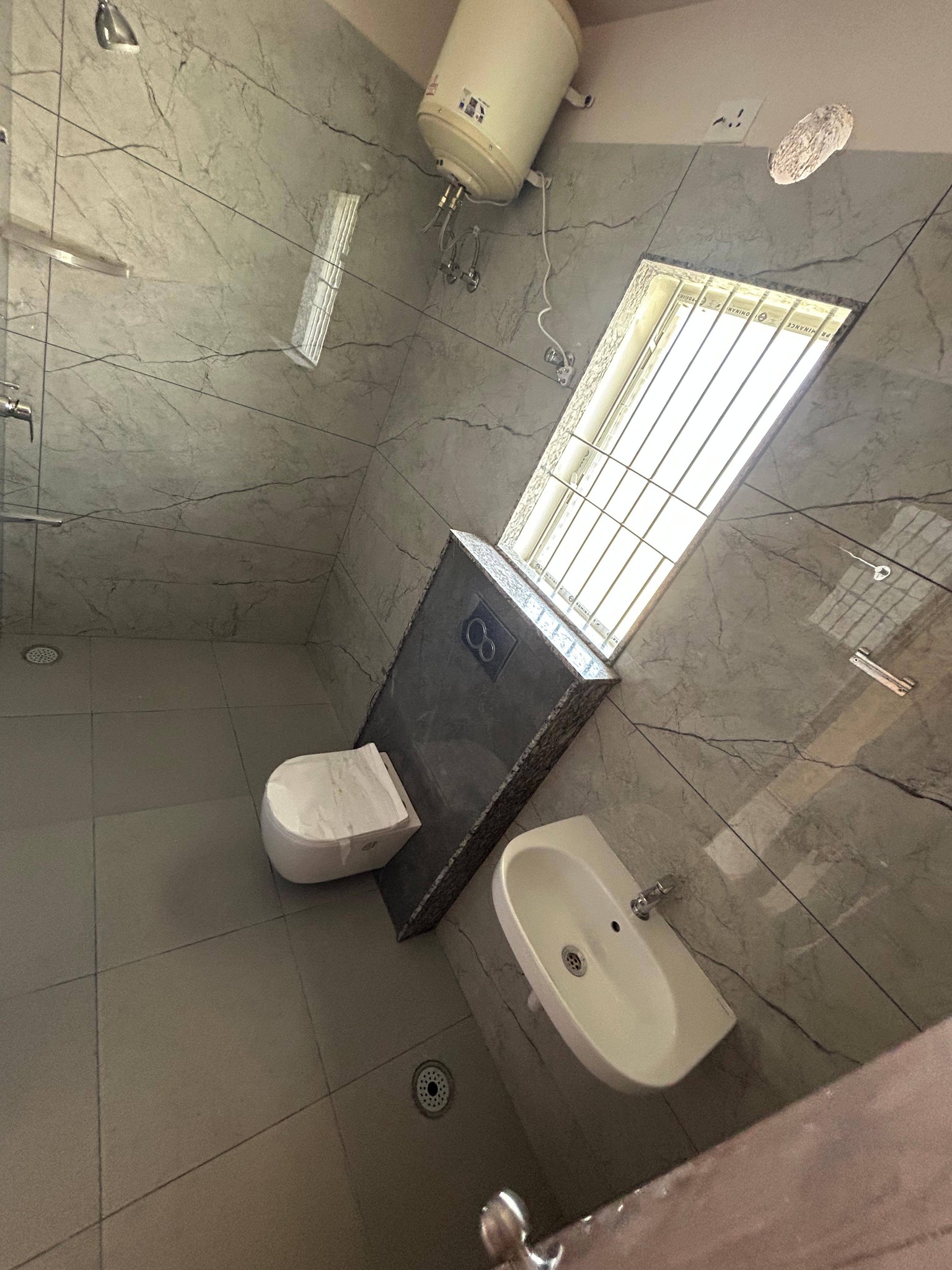 1 BHK APARTMENT / FLAT